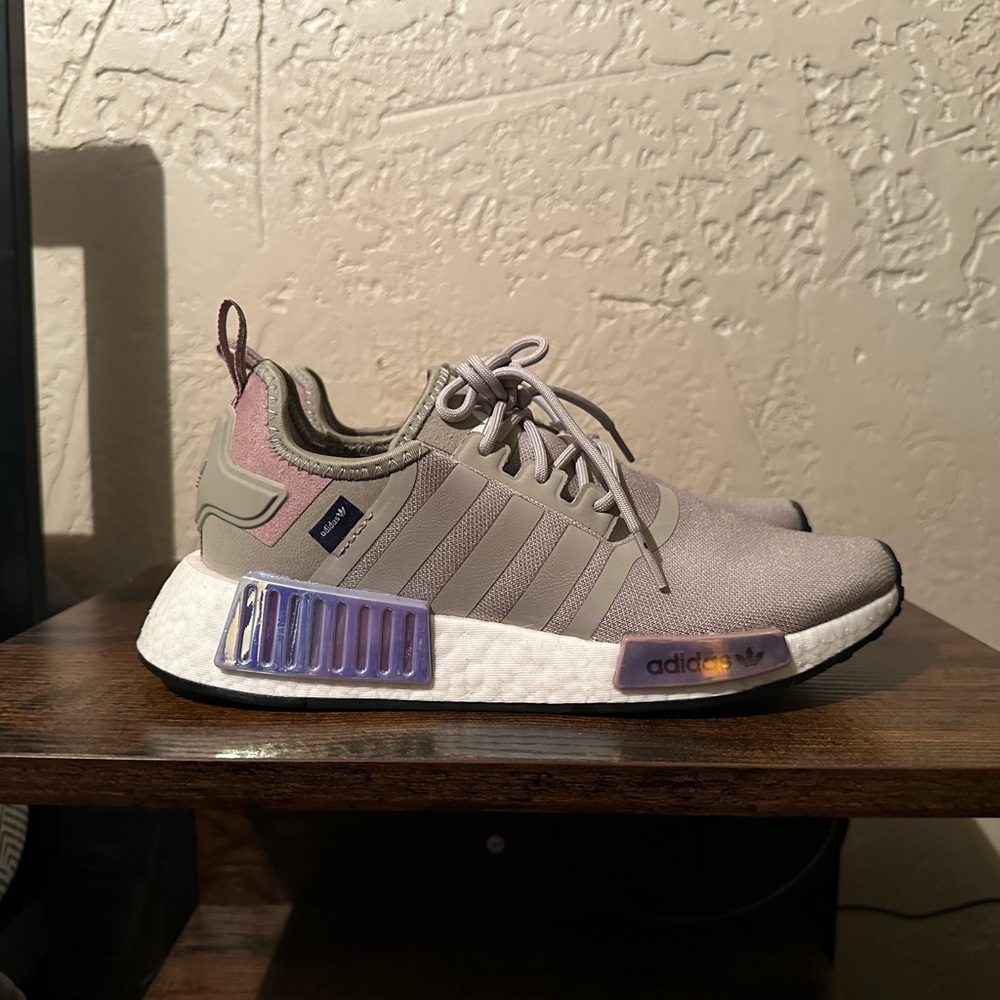 Adidas NMD R1 in Feather Grey